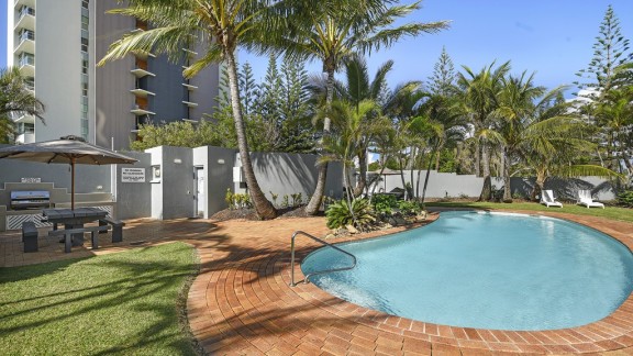 Apartment Sold - 37/3 Tedder Avenue, 'Malibu', Main Beach